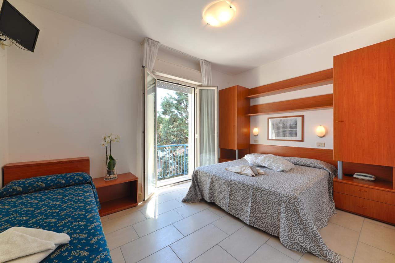 ריצ'יונה Hotel Taormina מראה חיצוני תמונה