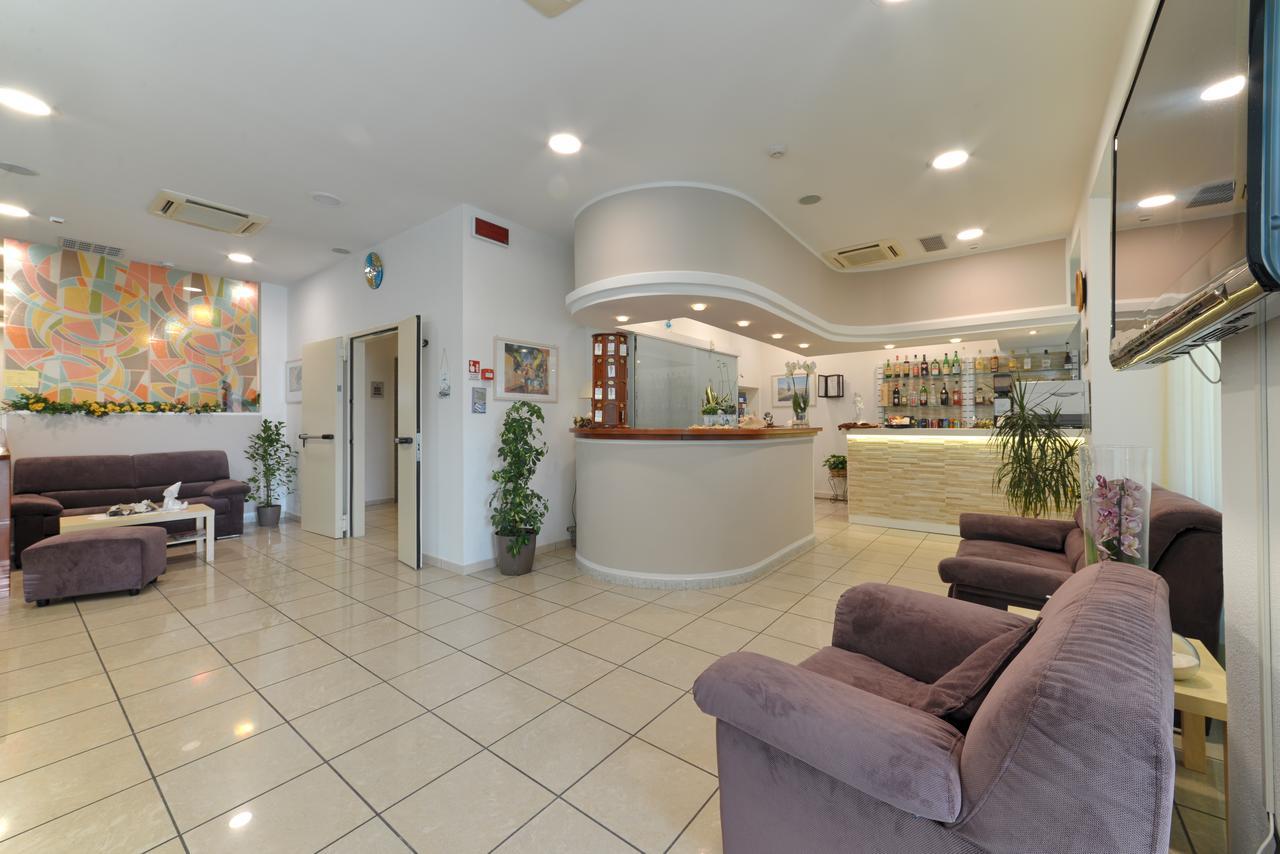 ריצ'יונה Hotel Taormina מראה חיצוני תמונה